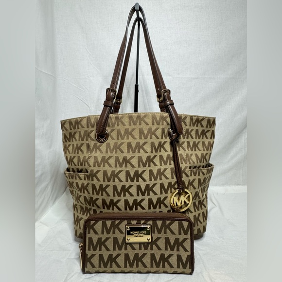 EUC - Michael Kors “Anabelle” jet set signature canvas tote and matching wallet - Picture 3 of 17